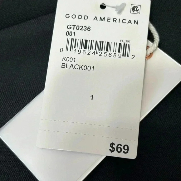 Good American Strong Shoulder Scuba Crop Tee - Picture 6 of 6